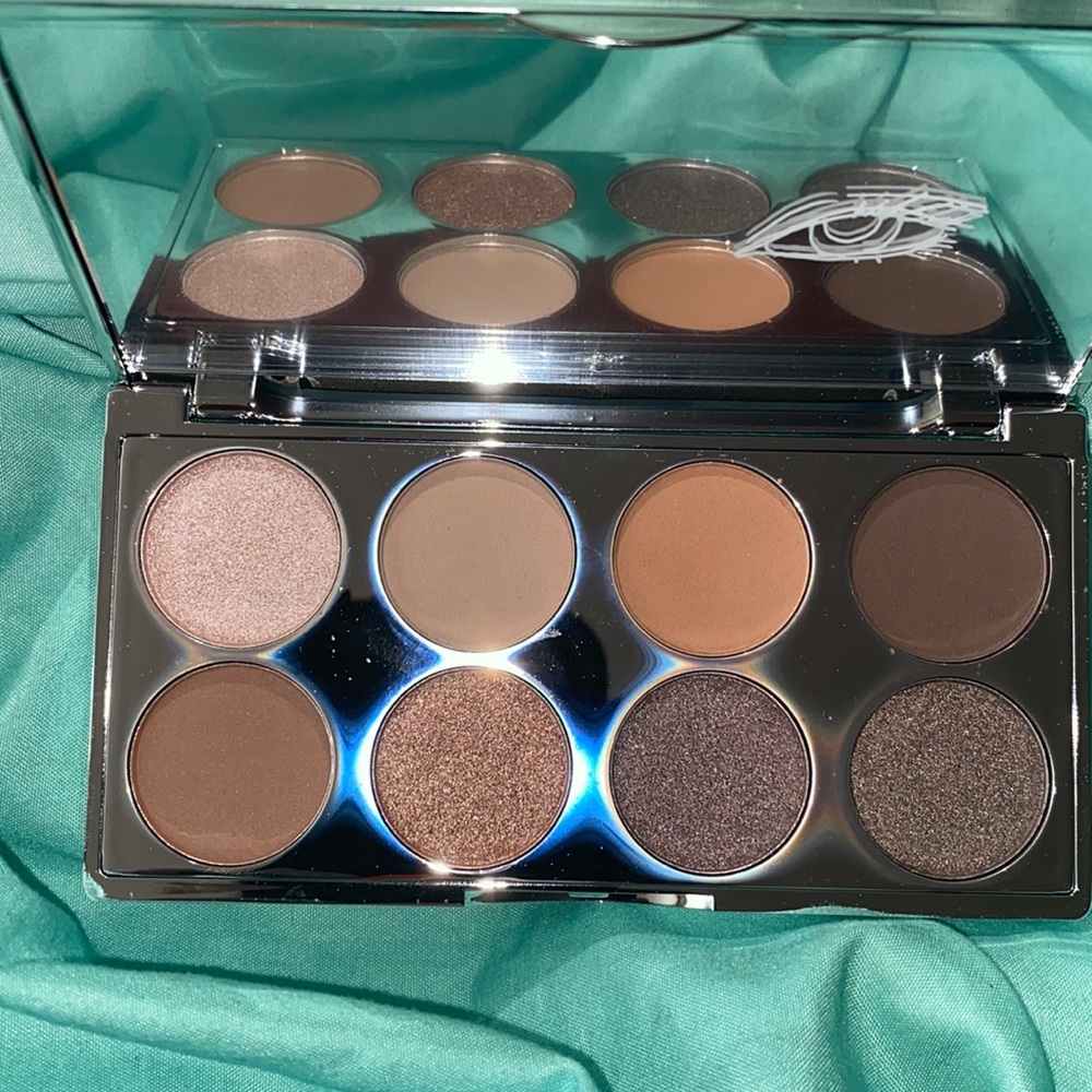 Belle En Argent eyeshadow palette